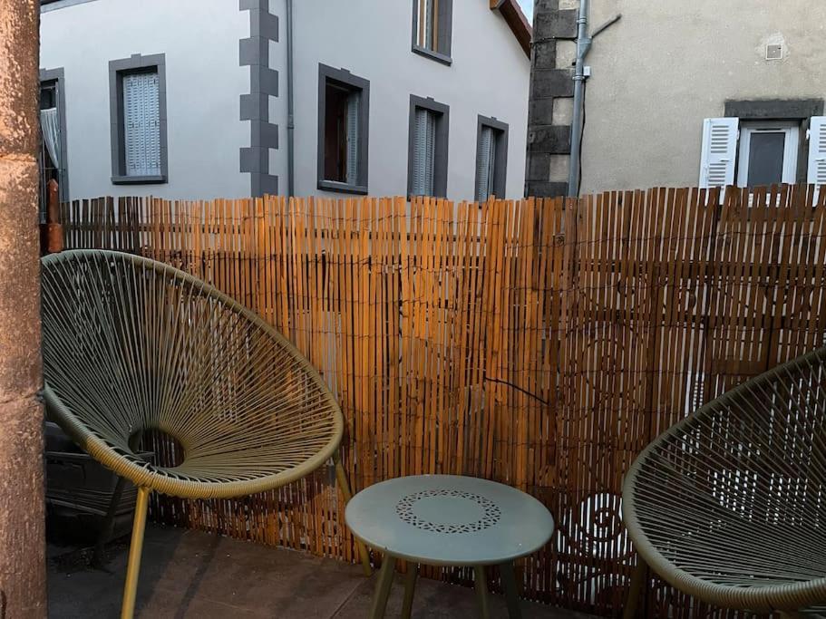 Petit Appartement Douillet Les Martres-de-Veyre Eksteriør bilde